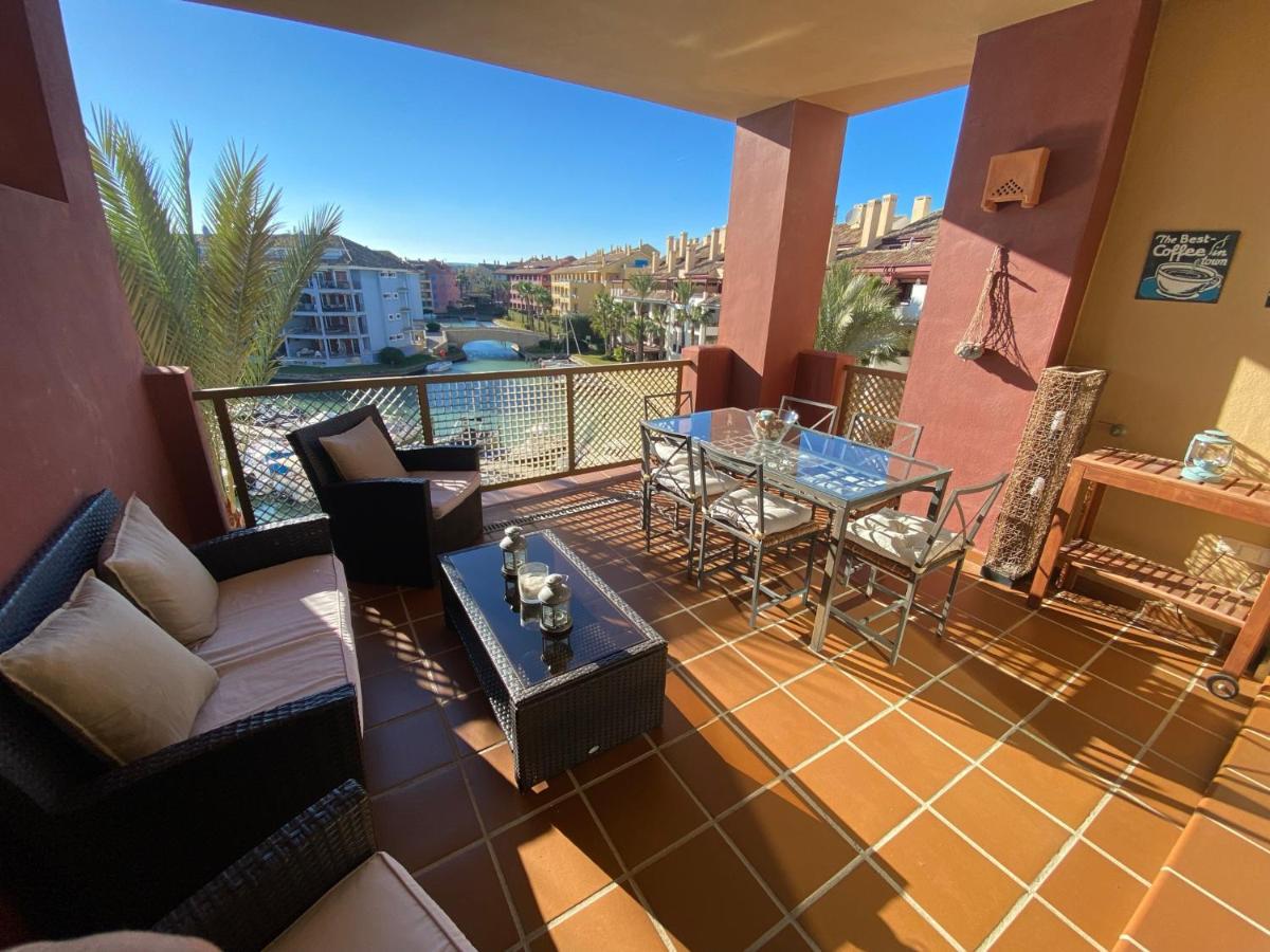 Apartment Con Terraza Sobre La Marina De Sotogrande San Roque (Andalucia)