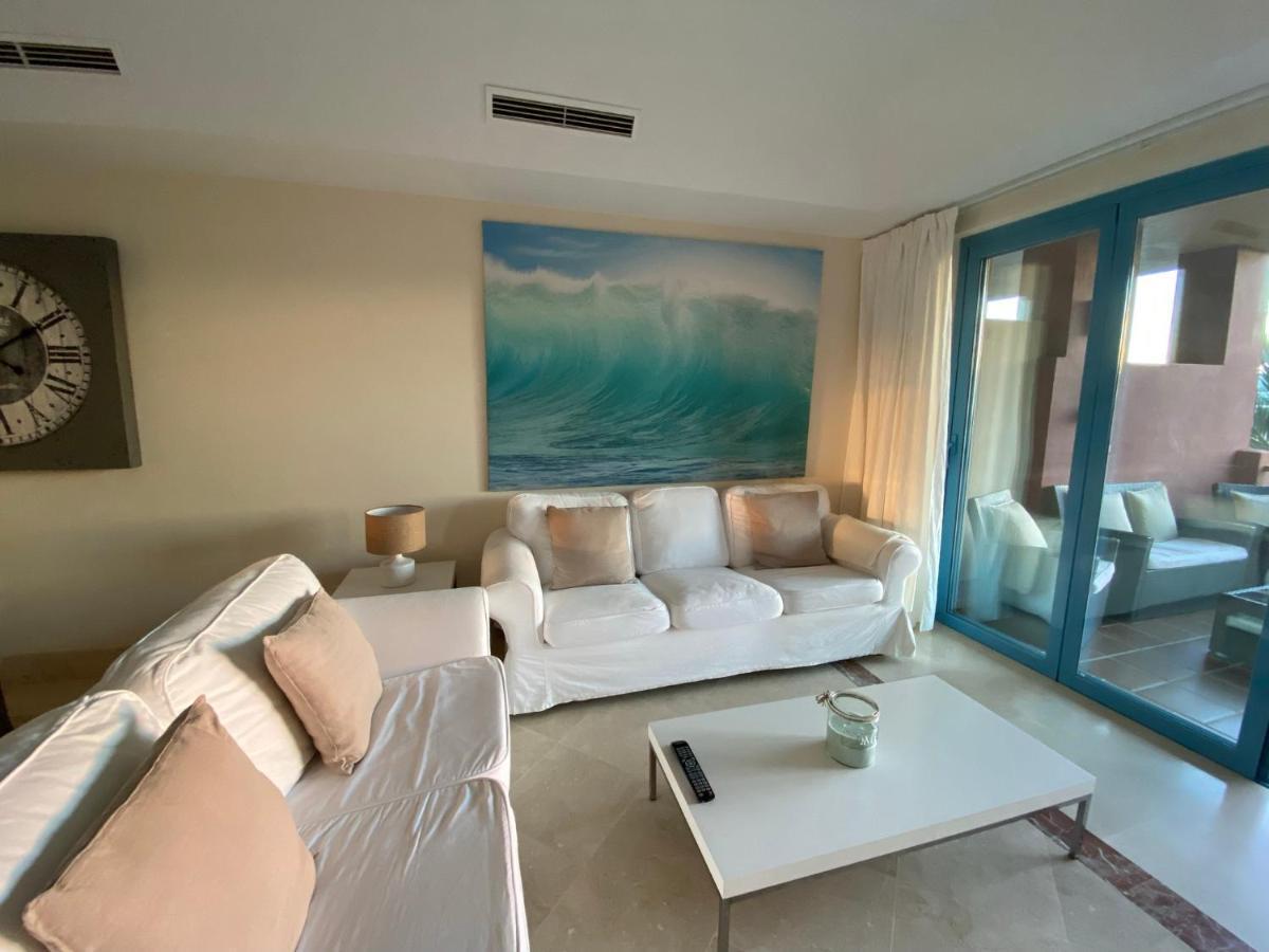 Con Terraza Sobre La Marina De Sotogrande Apartment *