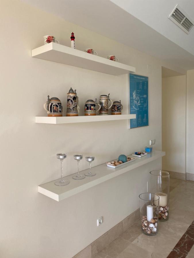 Apartment Con Terraza Sobre La Marina De Sotogrande