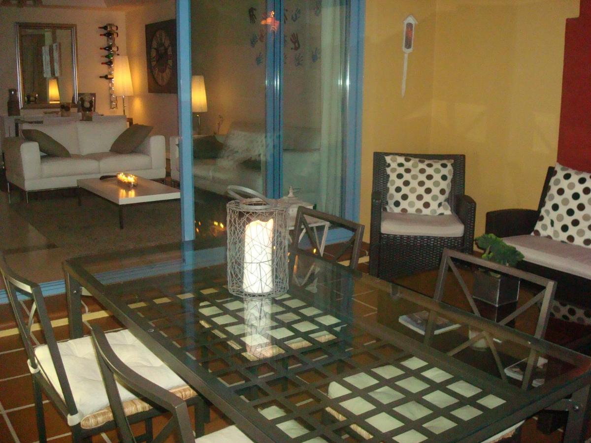 Apartment Con Terraza Sobre La Marina De Sotogrande *