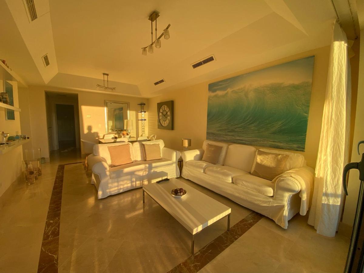 Appartamento Con Terraza Sobre La Marina De Sotogrande San Roque (Andalucia)